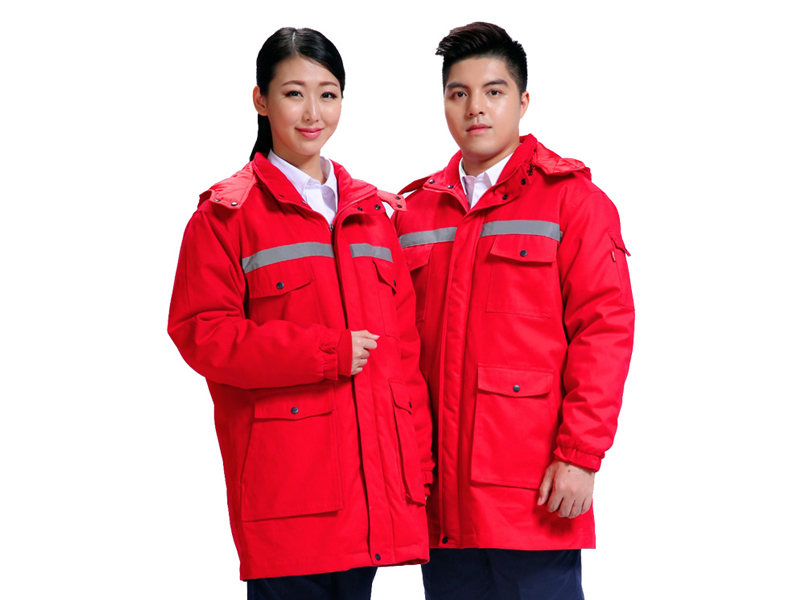 http://m.eautohome.com.cn 紅色工作服沖鋒衣展示